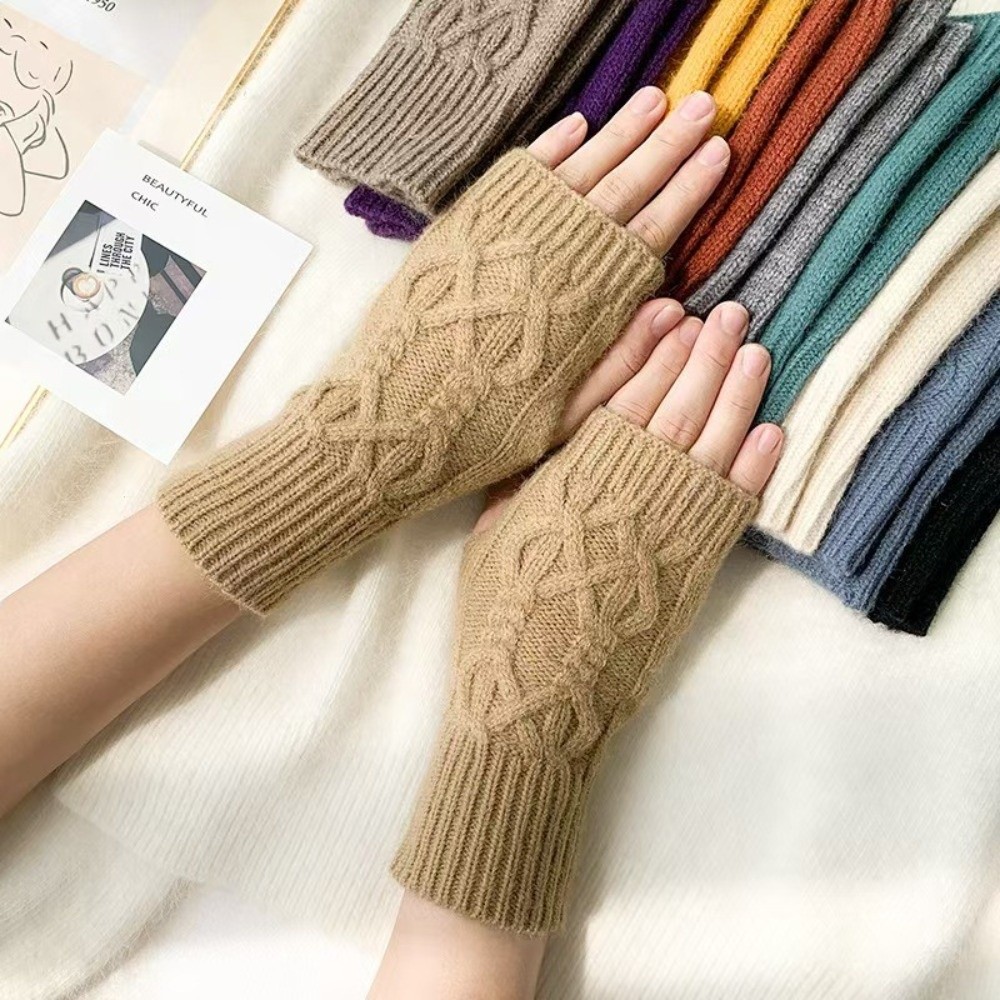 Nuovi Guanti Senza Dita in Mag - Fingerless Glove Knit recensione e prezzo
